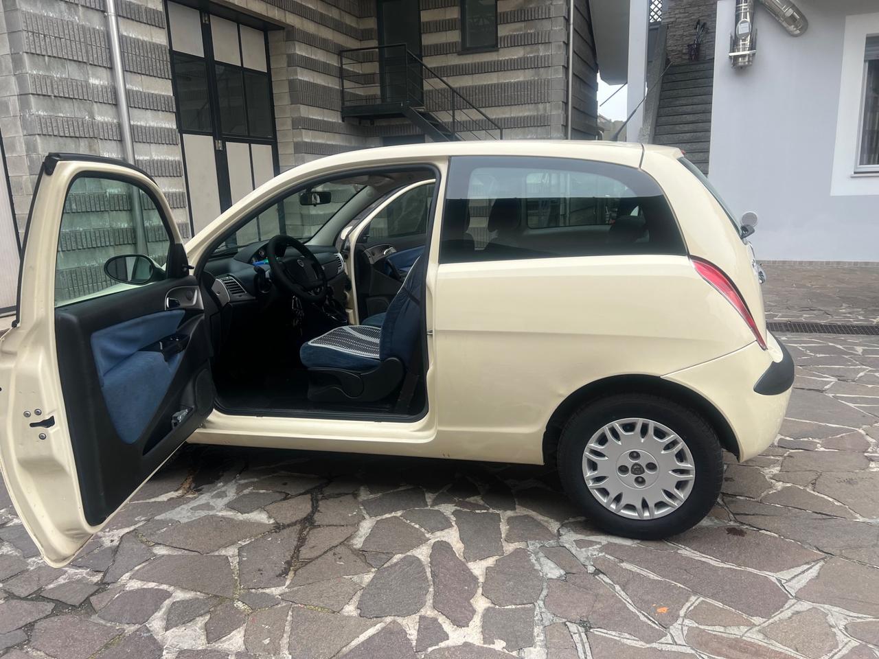 Lancia Ypsilon 1.4 Platino
