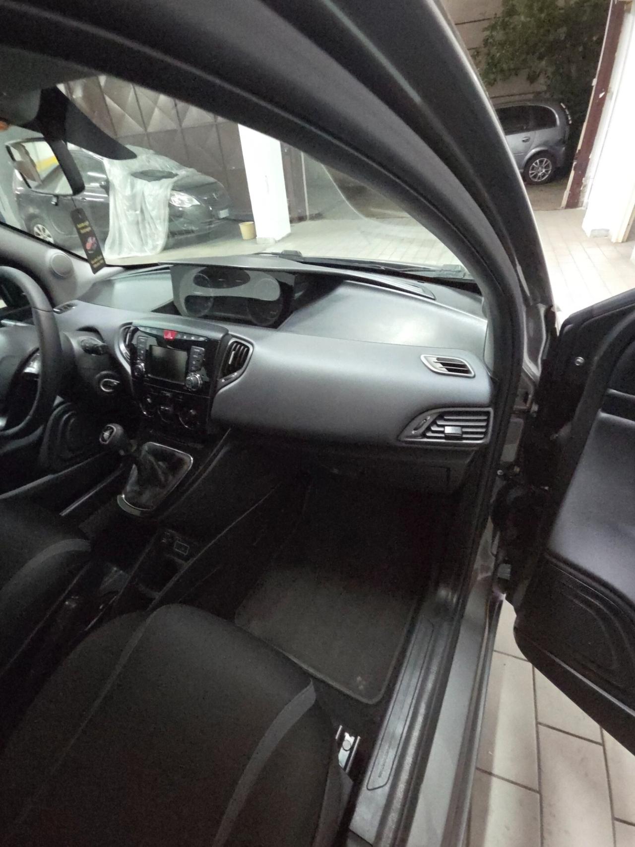 Lancia Ypsilon 1.2 69 CV 5 porte GPL Ecochic Gold