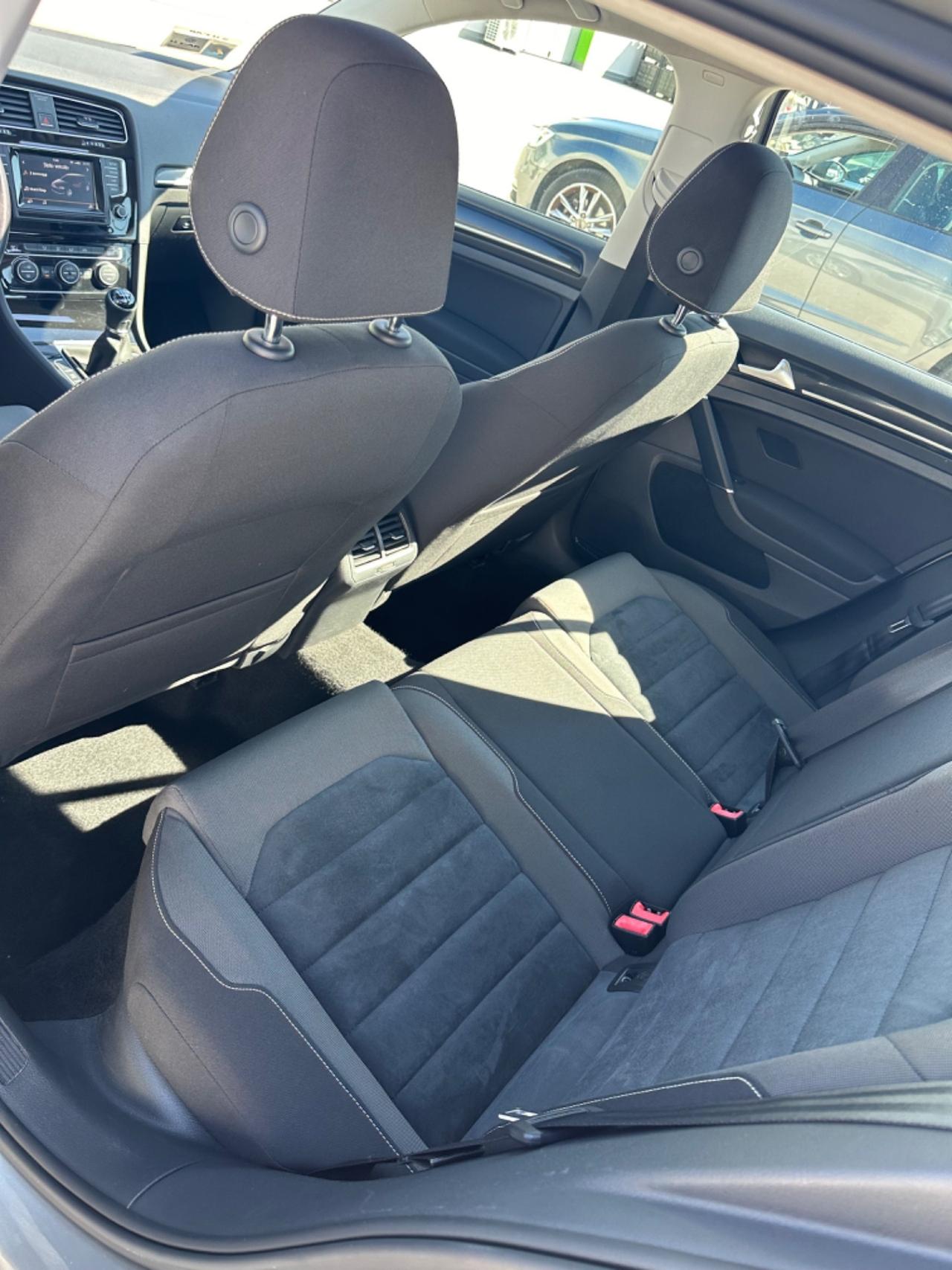 Volkswagen Golf 1.6 TDI Highline CON TETTUCCIO
