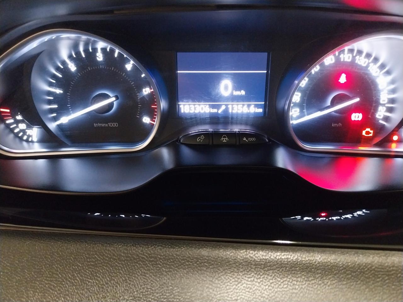 Peugeot 208 1.6 e-HDi 92 CV 3 porte Allure - ok neopatentati