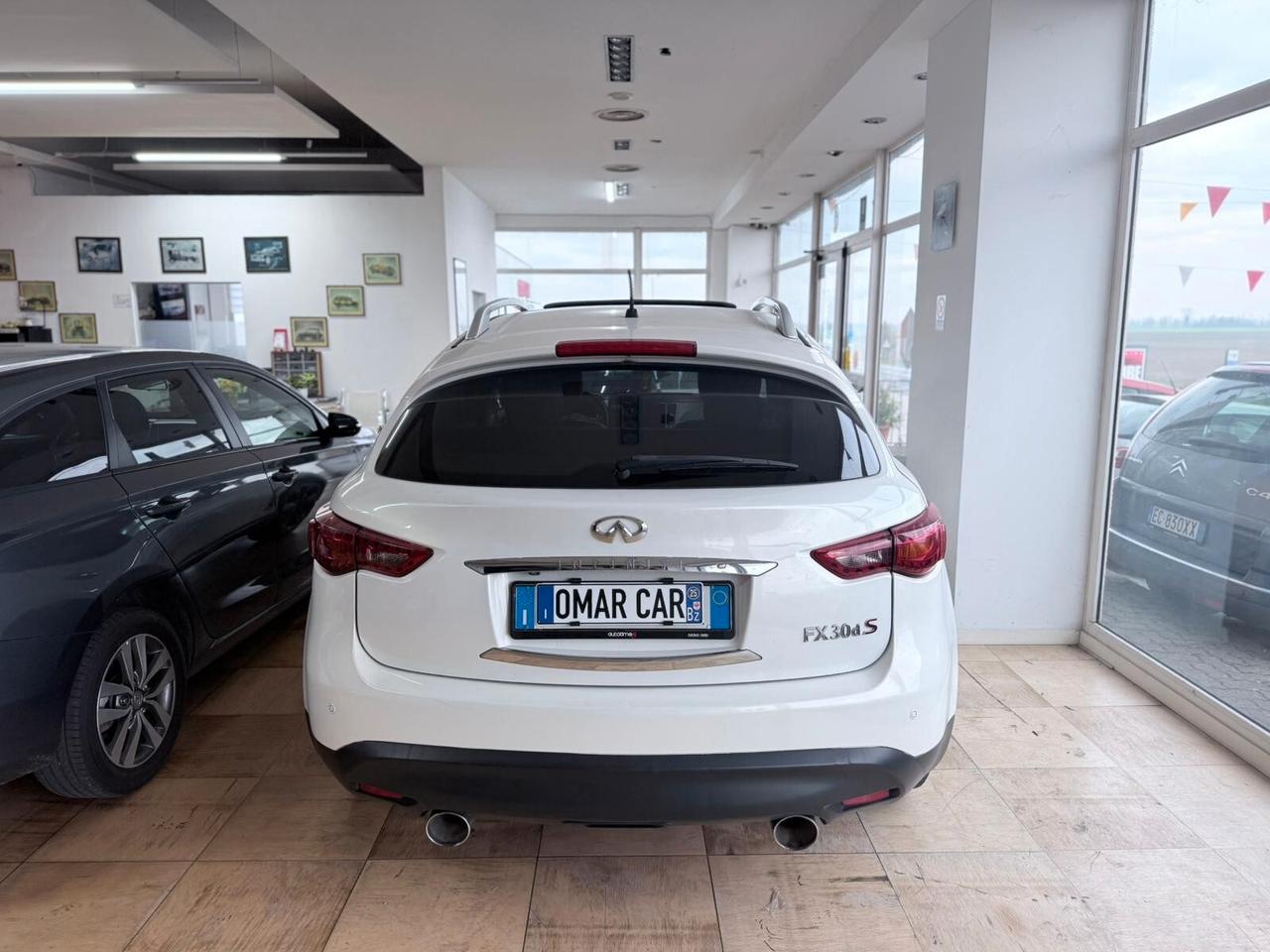 Infiniti FX30d 3.0 DIESEL 2011 TOP!