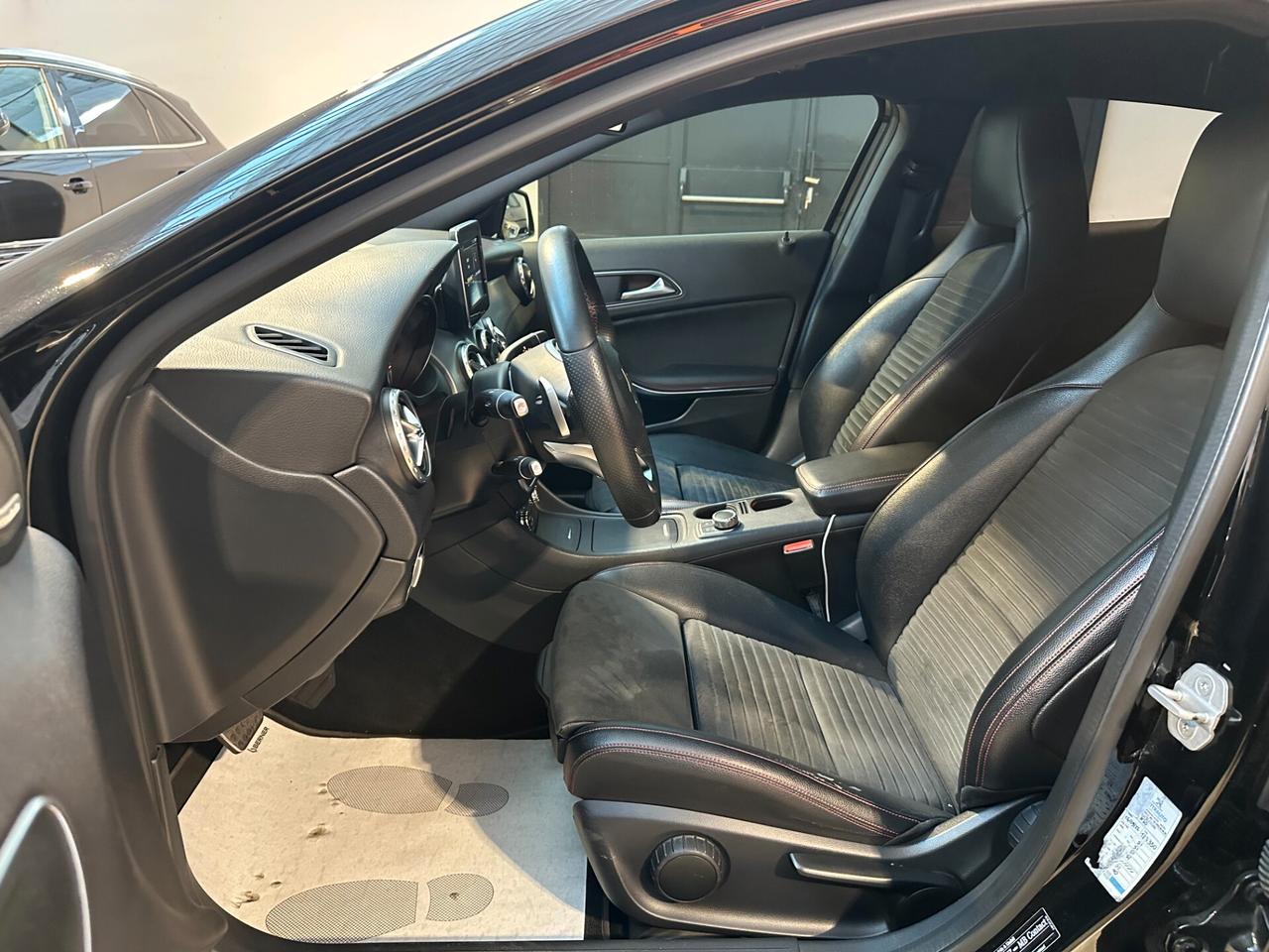 Mercedes-benz GLA 180 d Automatic Premium AMG - Harman Kardon Baule elettrico