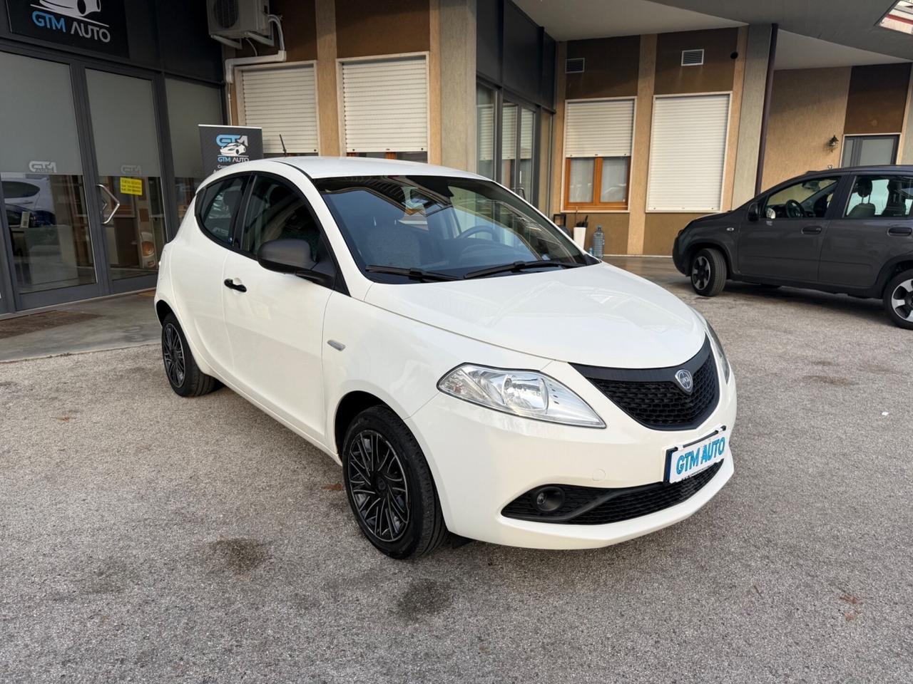Lancia Ypsilon 1.2 69 CV 5 porte GPL-Neopatentati