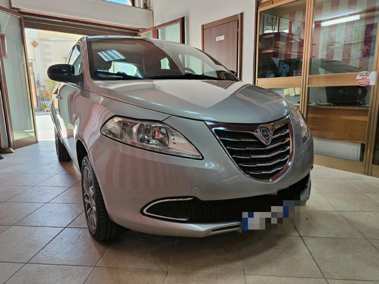 Lancia Ypsilon 0.9 TwinAir 85 CV 5 porte Metano Ecochic Gold
