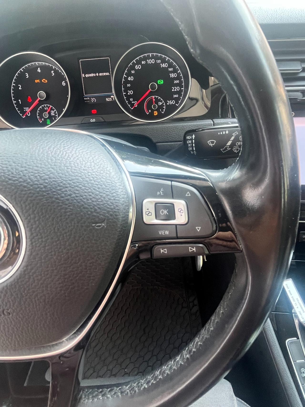 VOLKSWAGEN GOLF VII TGI METANO 130CV EXECUTIVE DSG NAVI ALCANTARA SENSORI DI PARCHEGGIO ANTERIORI POSTERIORI CERCHI IN LEGA OK NEOPATENTATI - CON € 25 percorrenza KM 460 - GARANZIA 12 MESI -