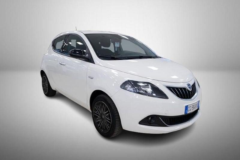 Lancia Ypsilon 1.0 firefly hybrid Gold s&s 70cv