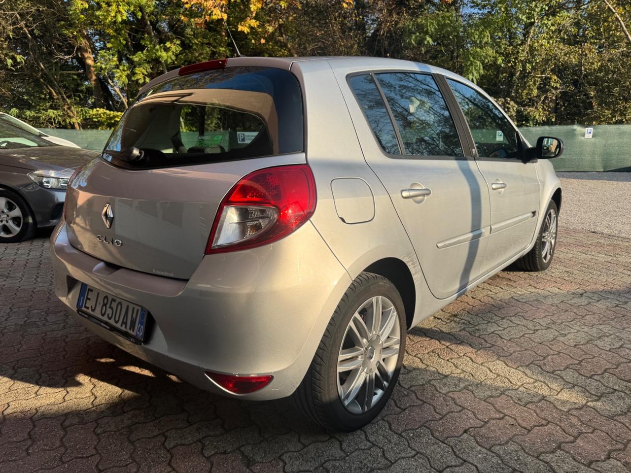 Renault Clio 1.2 16V 5 porte Live! *NEOPATENTATI*