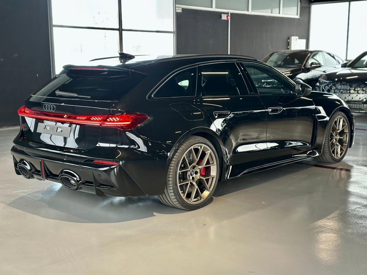 Audi RS5 Performance e-hybrid 639cv