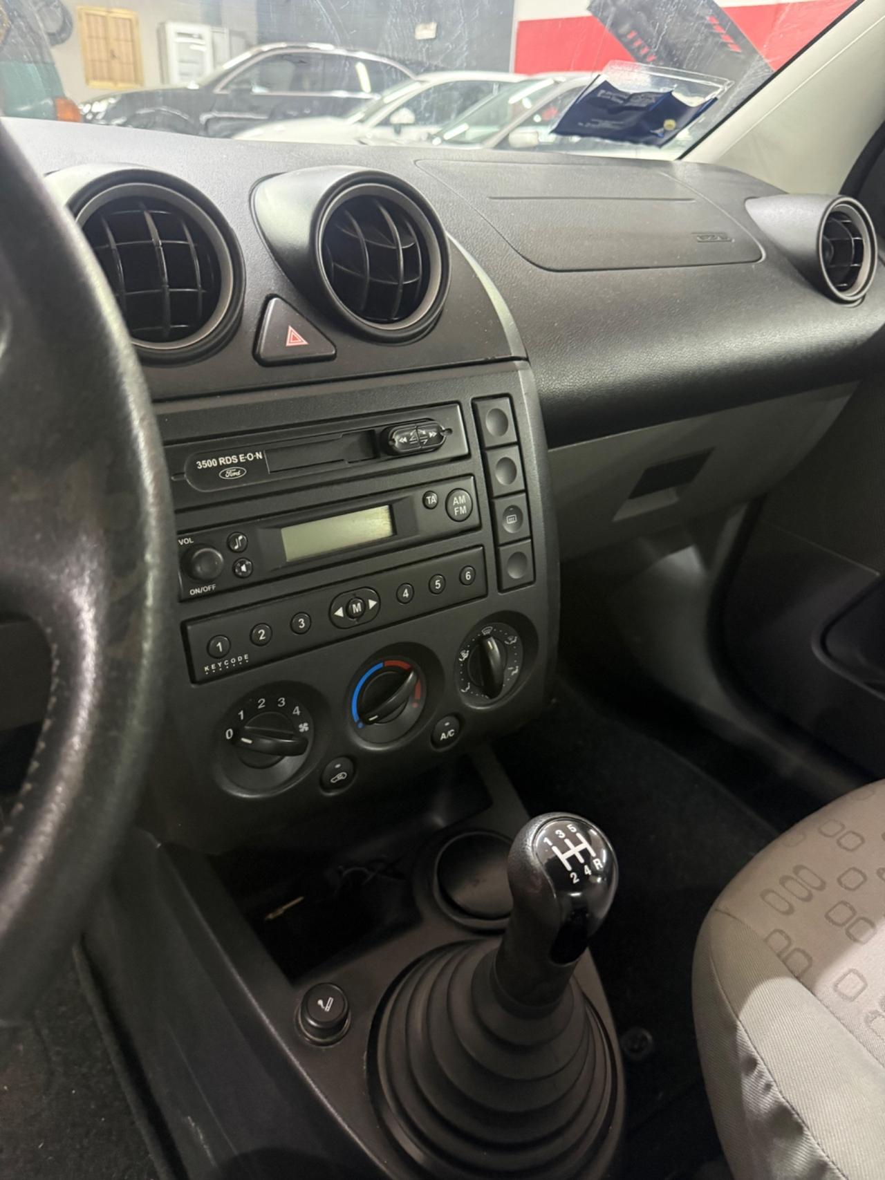 Ford Fiesta 1.2 16V 5p. Ghia