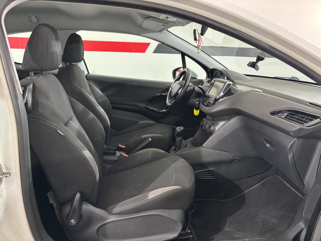 Peugeot 208 1.2 VTi 82 CV 3 porte Allure
