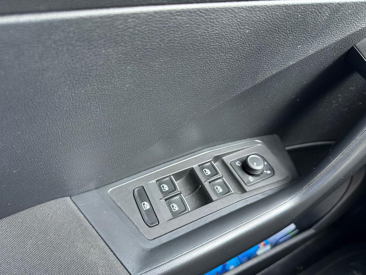 Volkswagen T-Roc 1.6 TDI Advanced #10500