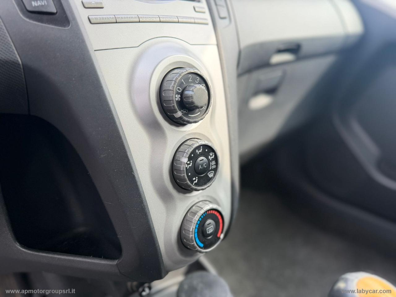 TOYOTA Yaris 1.4 D-4D 5p. Sol