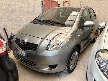 Toyota Yaris 1.0 5 porte