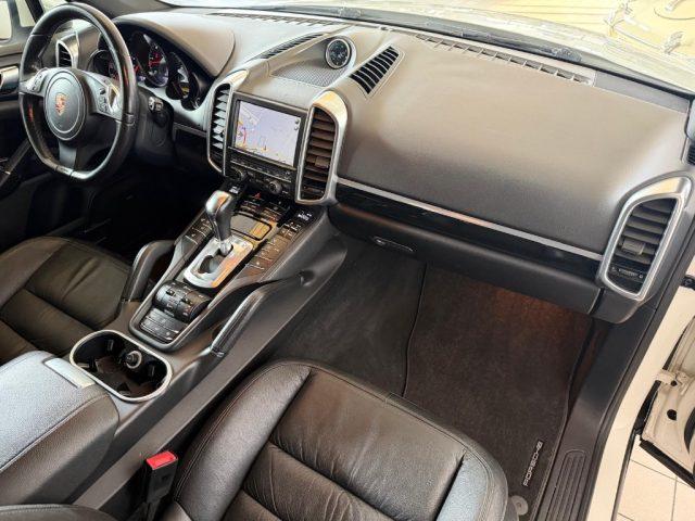 PORSCHE Cayenne 3.0 Diesel /BELL1SS1MO/