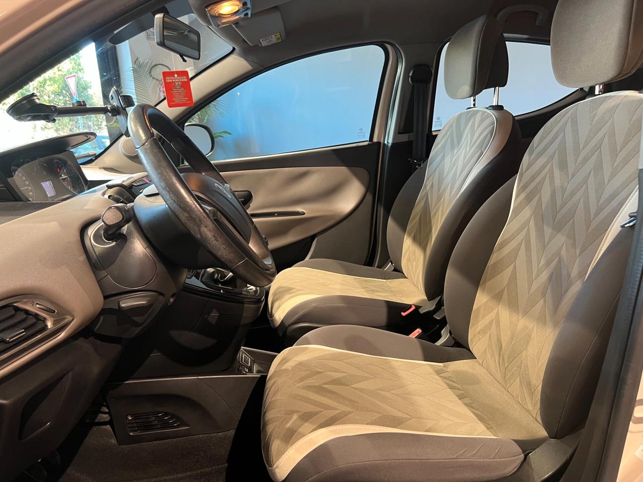 Lancia Ypsilon 1.3 MJT 95 CV 5 porte S&S Gold