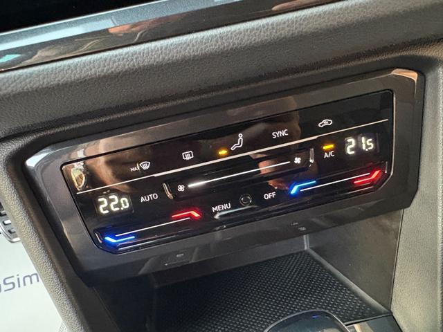 VOLKSWAGEN Tiguan 2.0 TDI 150 CV SCR DSG R-Line LUCI AMBIENTE