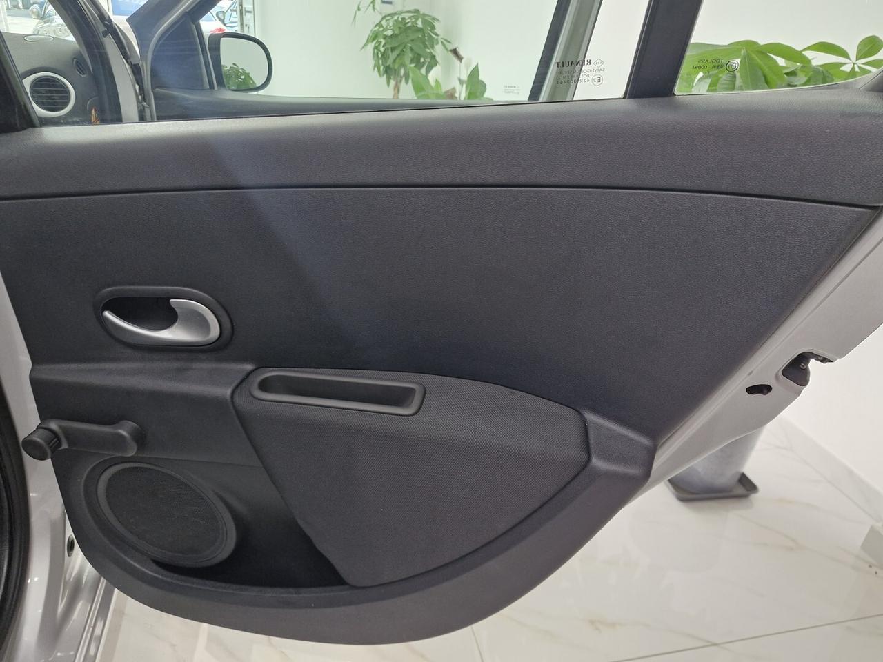 RENAULT CLIO 1.2 16V GPL 20th Anniversario 120000K