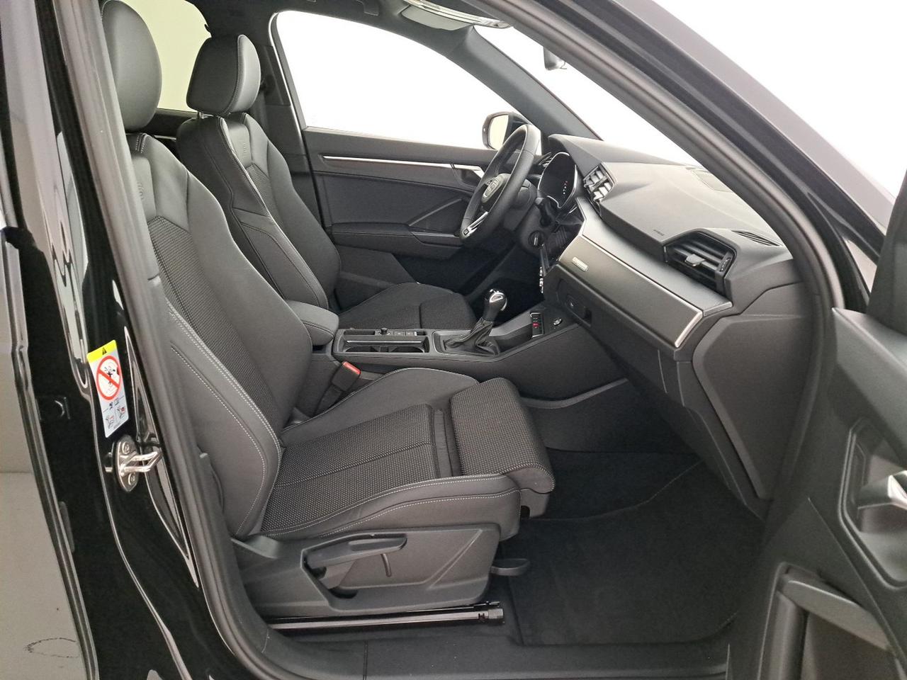 Audi Q3 35 2.0 tdi s line edition s-tronic