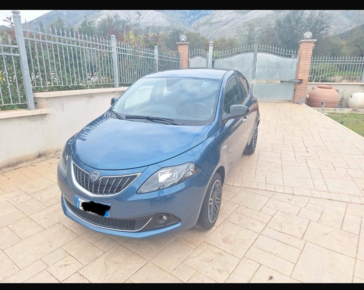 Lancia Ypsilon 1.0 FireFly 5 porte S&S Hybryd Gold