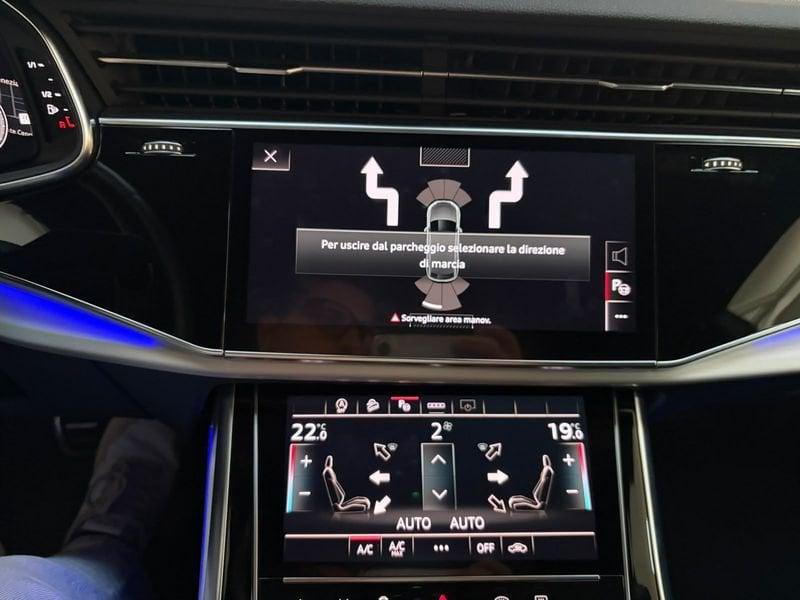 Audi Q8 55 TFSI 250kW quattro tiptronic Sport