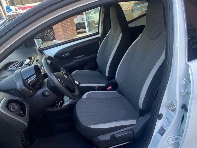 Toyota Aygo Aygo Connect 1.0 VVT-i 72 CV 5 porte x-play