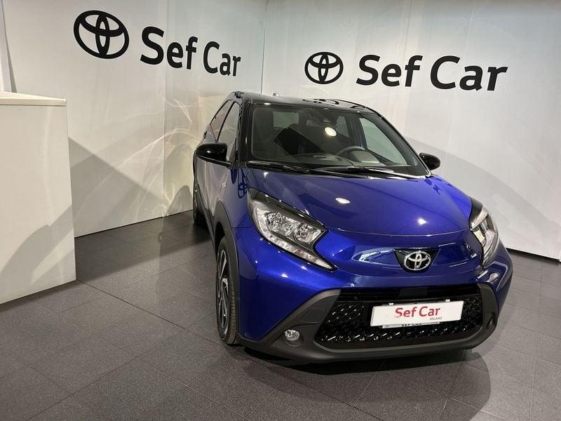 Toyota Aygo X 1.0 VVT-i 72 CV 5 porte Trend Km 0 Bi-Tone "JUNIPER BLUE & BLACK"