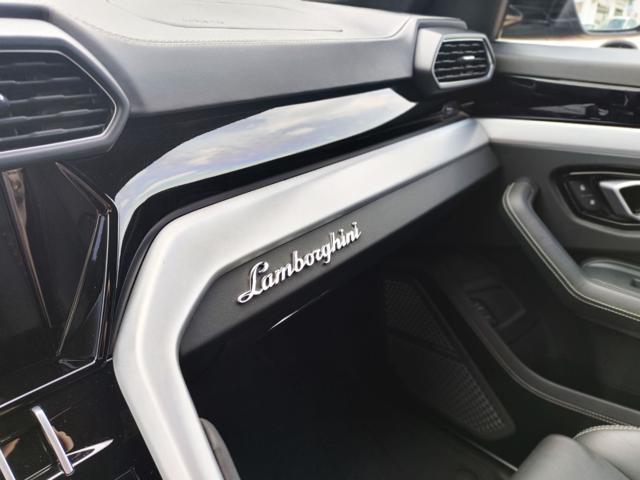 LAMBORGHINI Urus 4.0