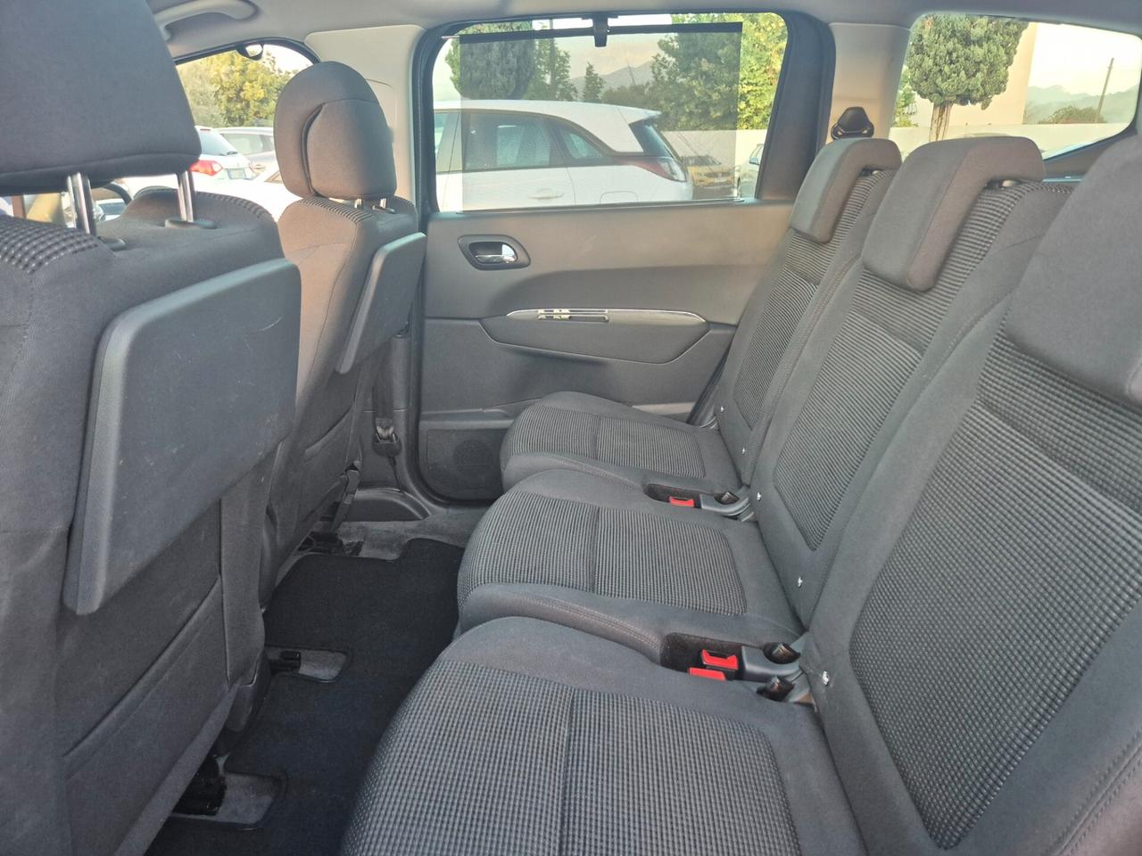 Peugeot 5008 1.6 HDi 120 EAT6 Allure 7 POSTI