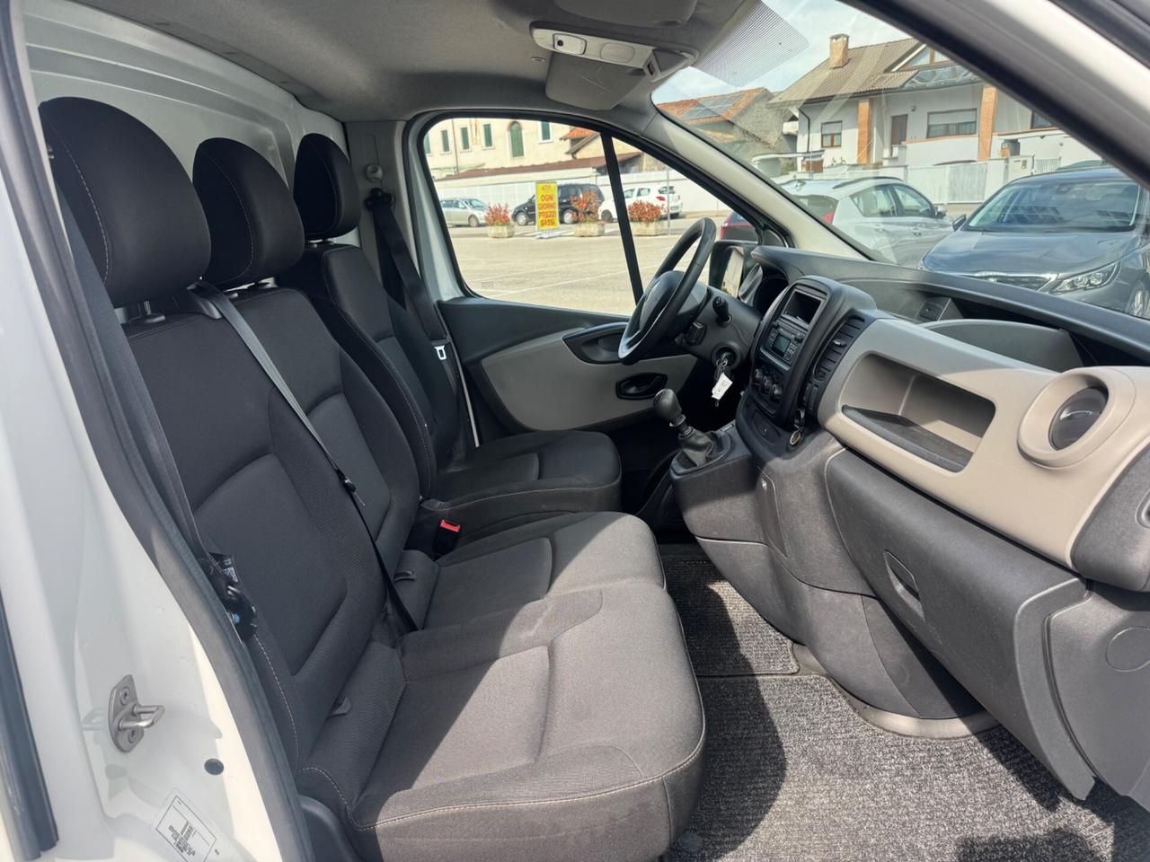 Renault Trafic T27 1.6dCi 125CV NETTO!!!