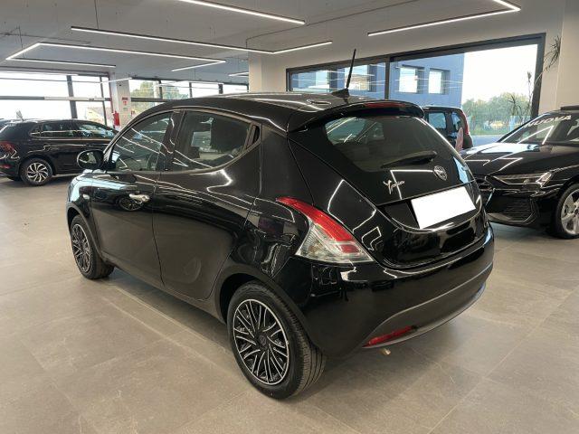 LANCIA Ypsilon 1.0 69 CV Hybrid Silver