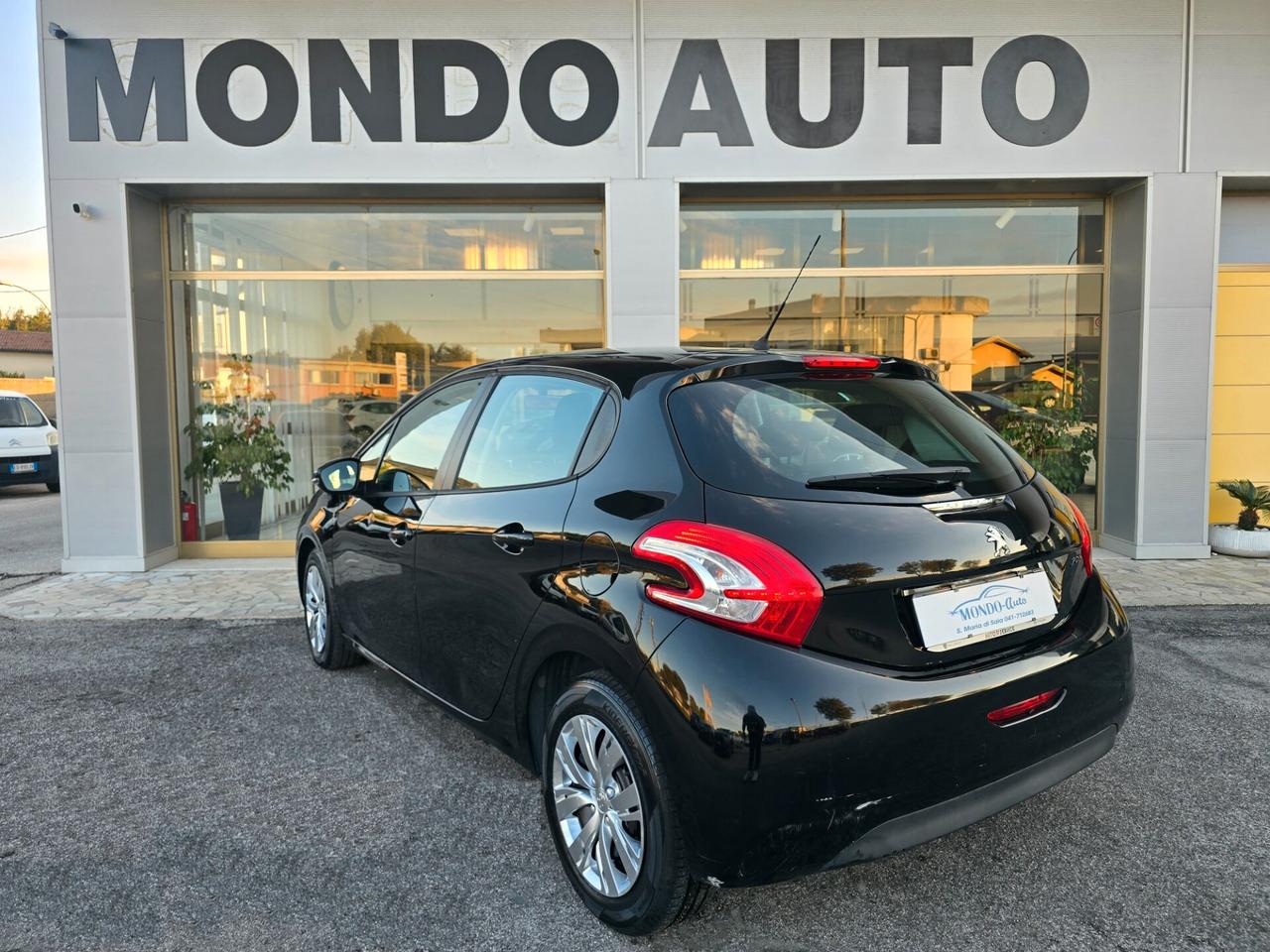 Peugeot 208 1.4 HDi 68 CV 5 porte Active