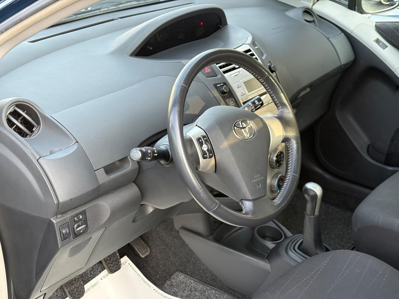 Toyota Yaris 1.0 5 porte Sol