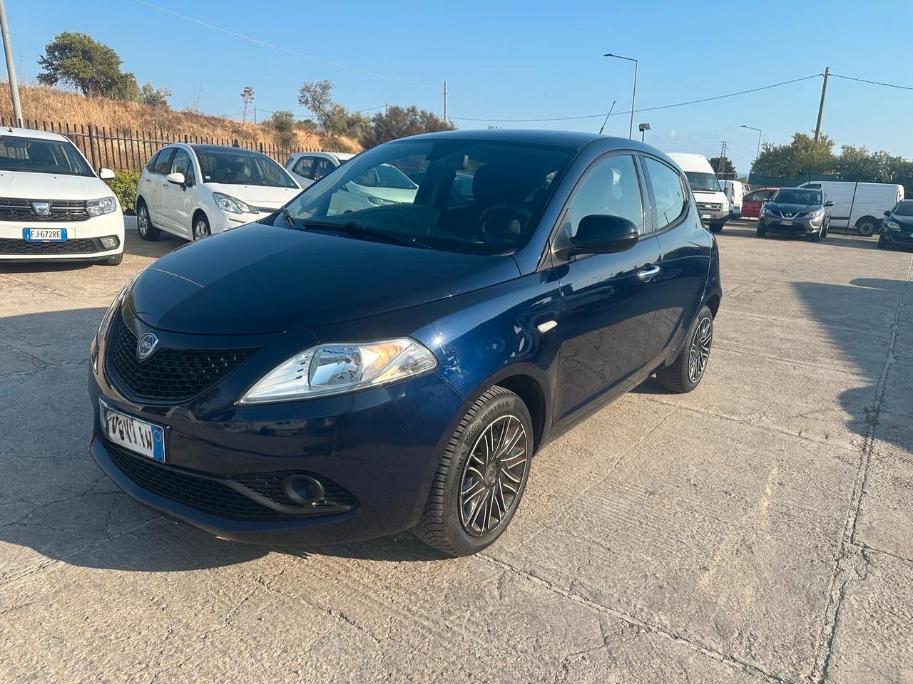 Lancia Ypsilon 1.2 69 CV 5 porte Gold