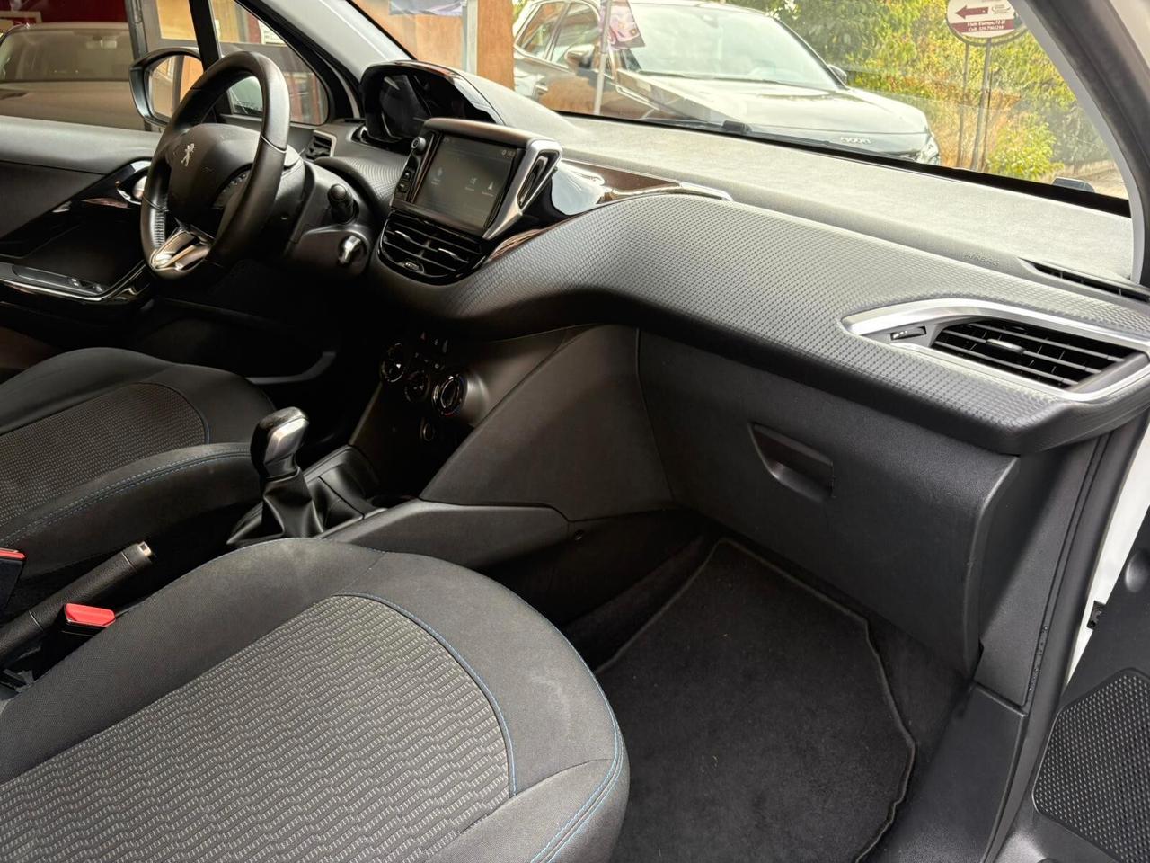 Peugeot 208 PureTech 82 Stop&Start 5 porte Signature