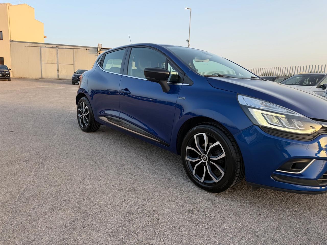 RENAULT CLIO 0.9 TCe 90 CV DUEL FUL LED PELLE MY18