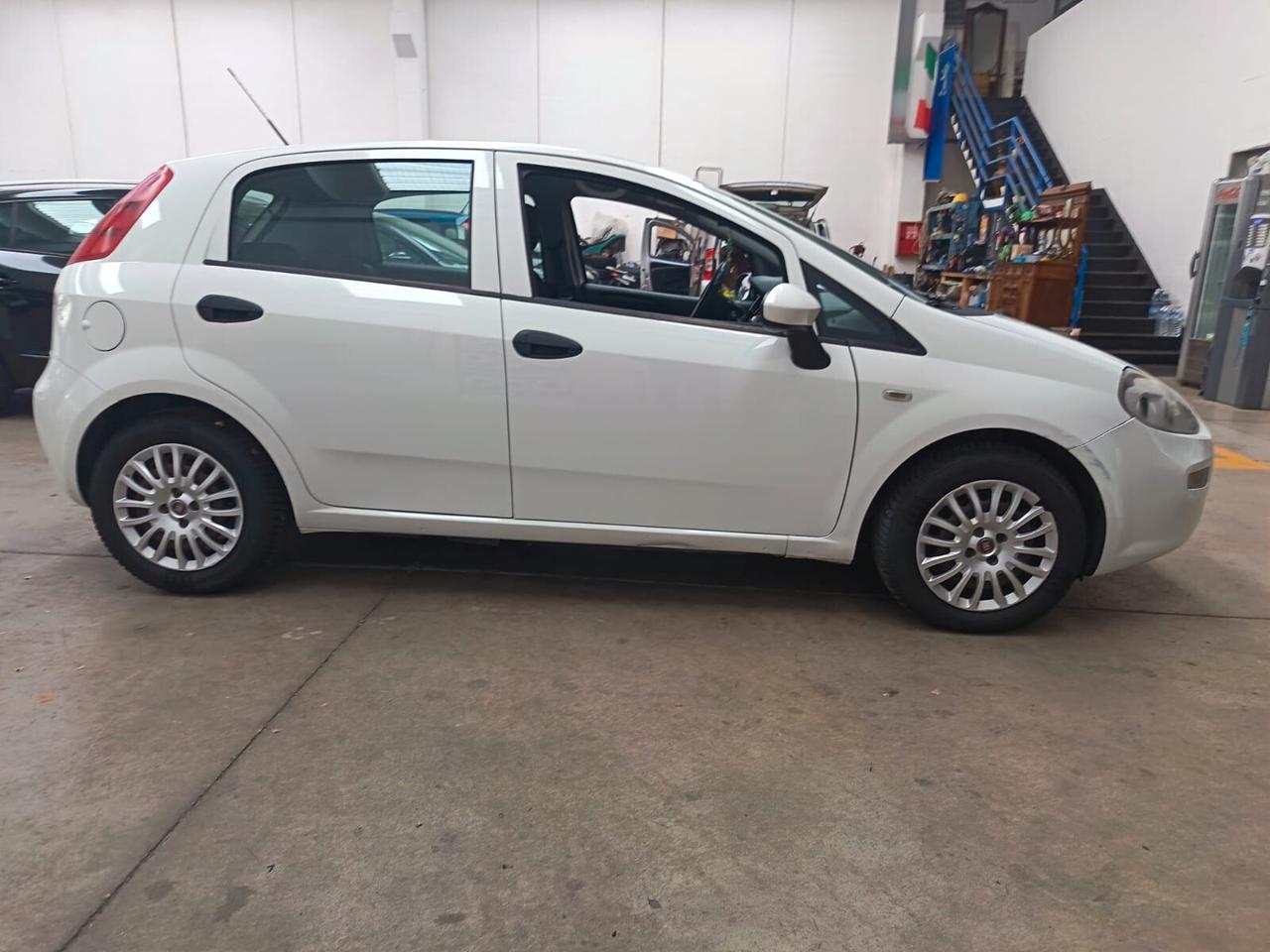 Fiat Punto 1.3 MJT II S&S 95 CV 5 porte Street