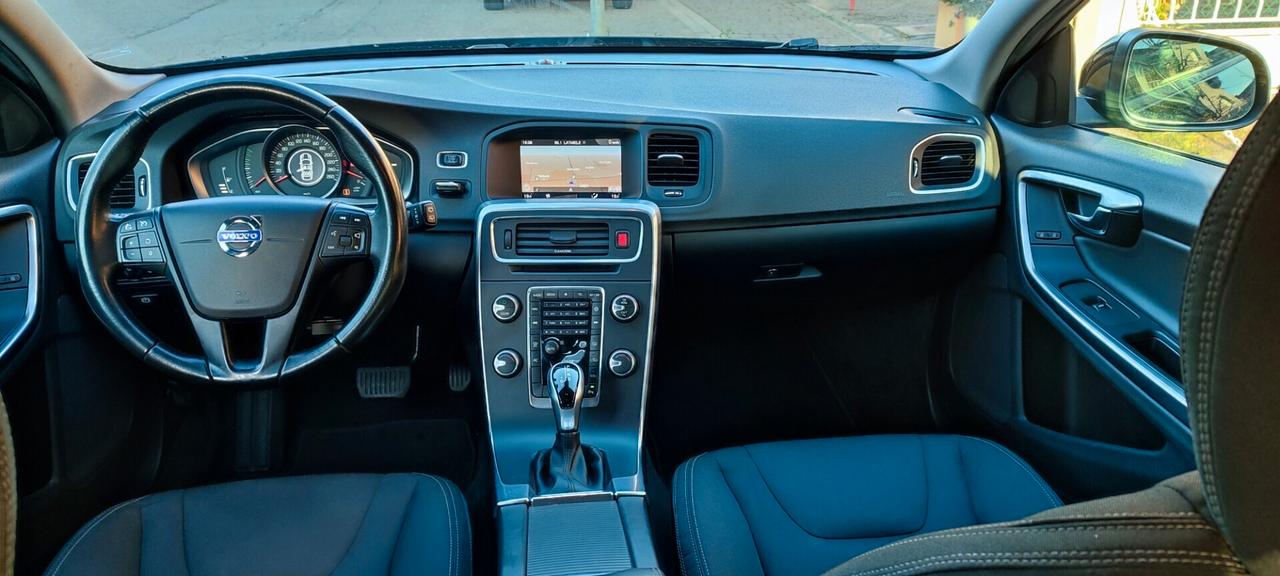Volvo V60 D3 Geartronic Momentum