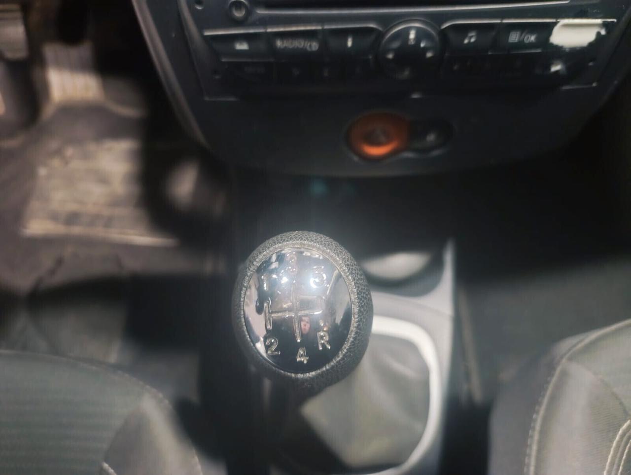 Renault Clio del 2009 benzina 80.000 km