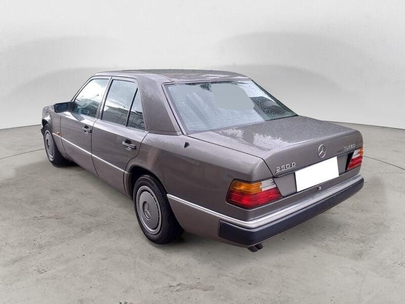 Mercedes-Benz Serie 200-320 250 E Turbo Diesel UNICO PROPRIETARIO