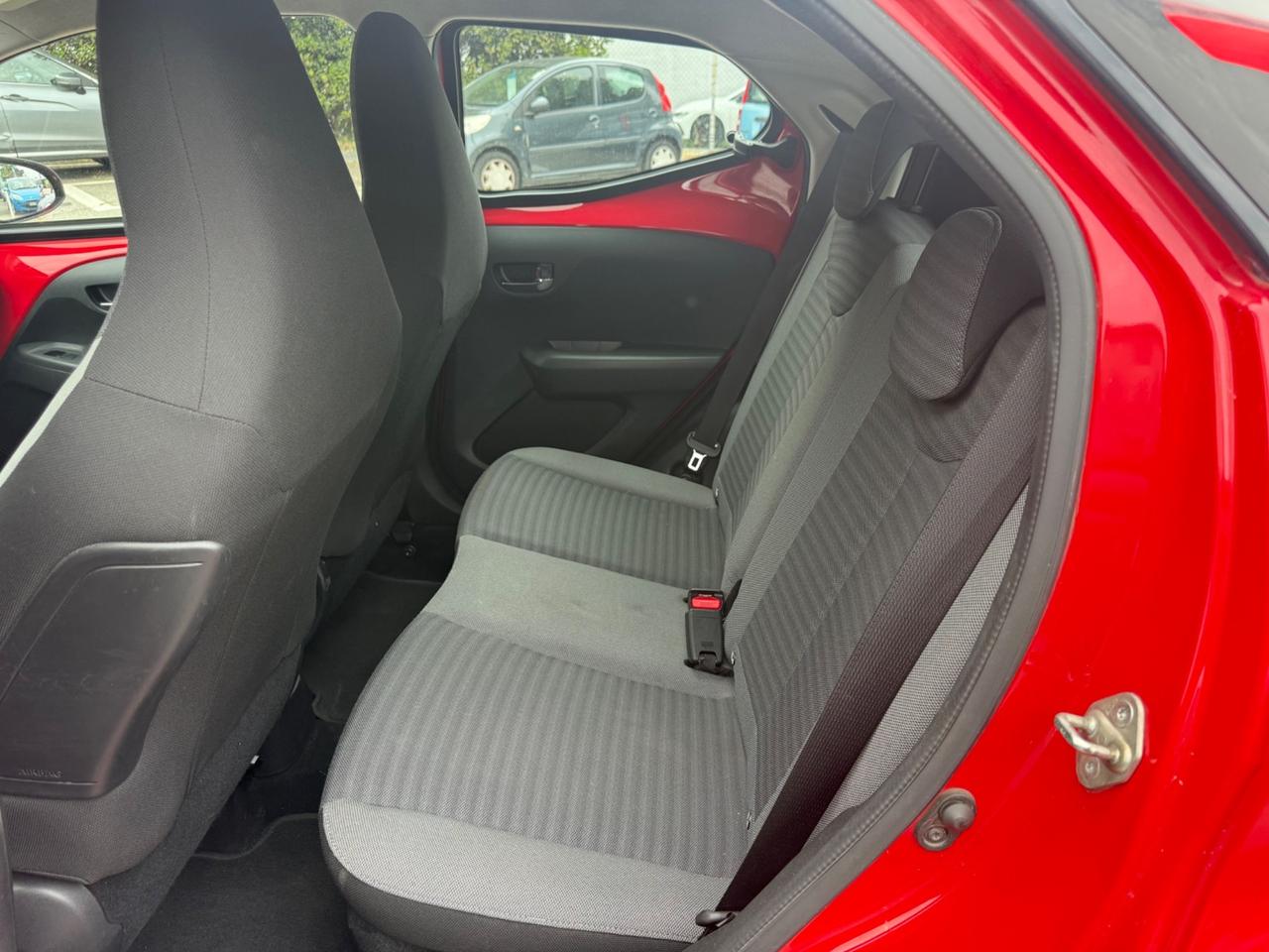 Toyota Aygo Connect 1.0 VVT-i 72CV 5 porte x-business MMT