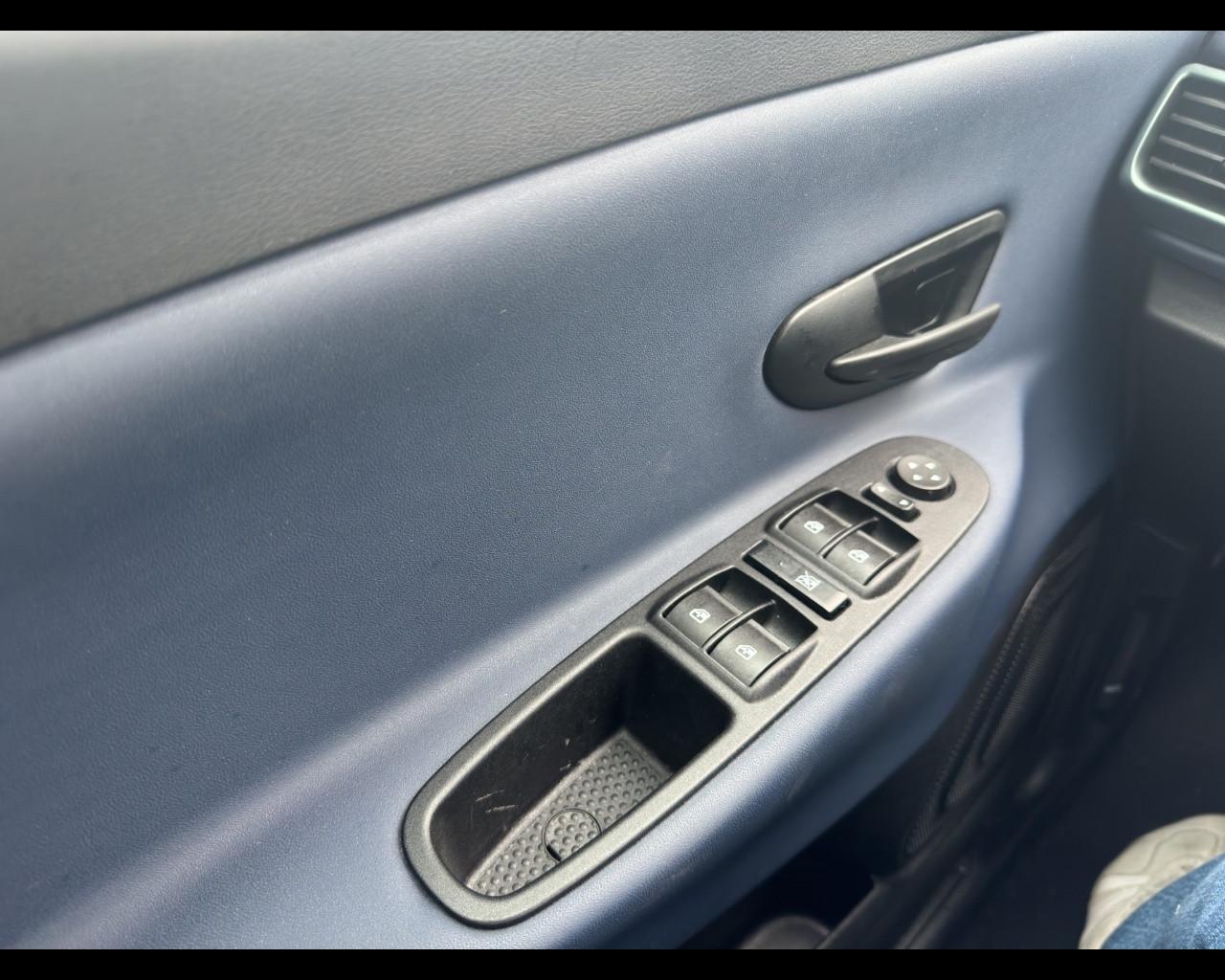 LANCIA Ypsilon 3ª serie - Ypsilon 1.0 FireFly 5 porte S&S Hybrid Gold