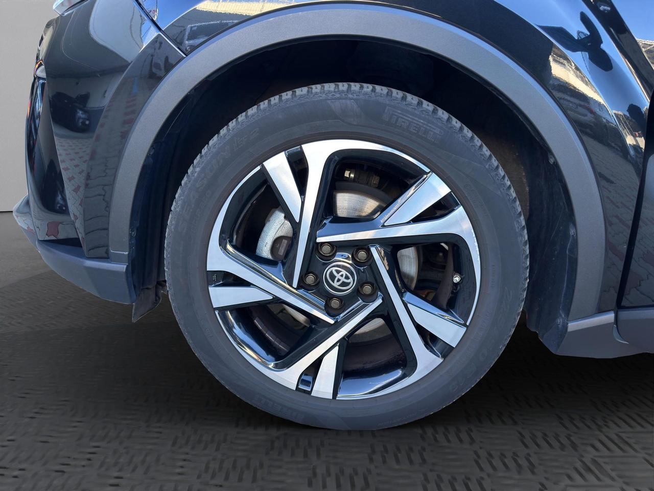 Toyota C-HR 2.0h More Business e-cvt