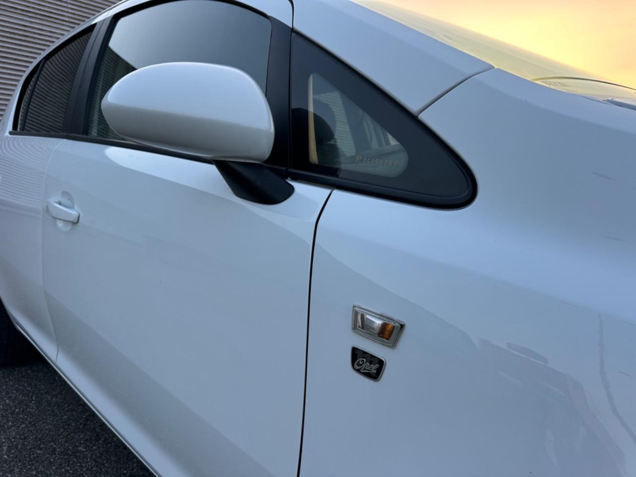 Opel Corsa 1.2 5 porte Cosmo