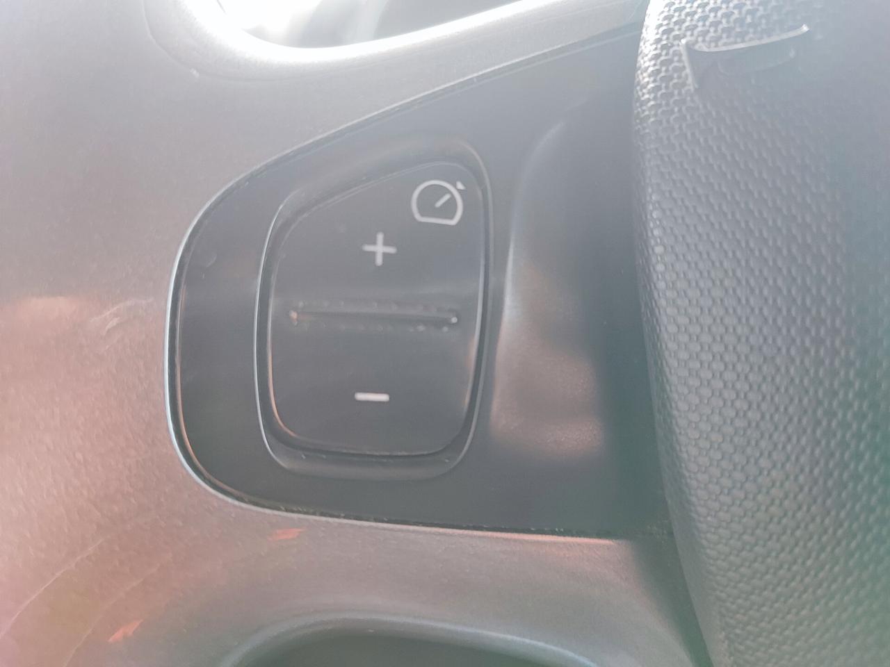 Renault Clio 1.2 75CV GPL 5 porte Costume National