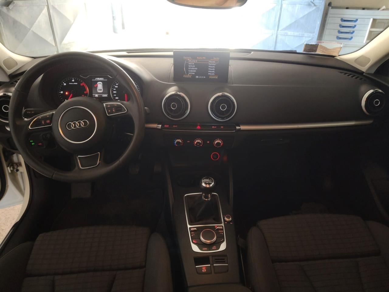 Audi A3 1.6 TDI 105 CV CR Ambition