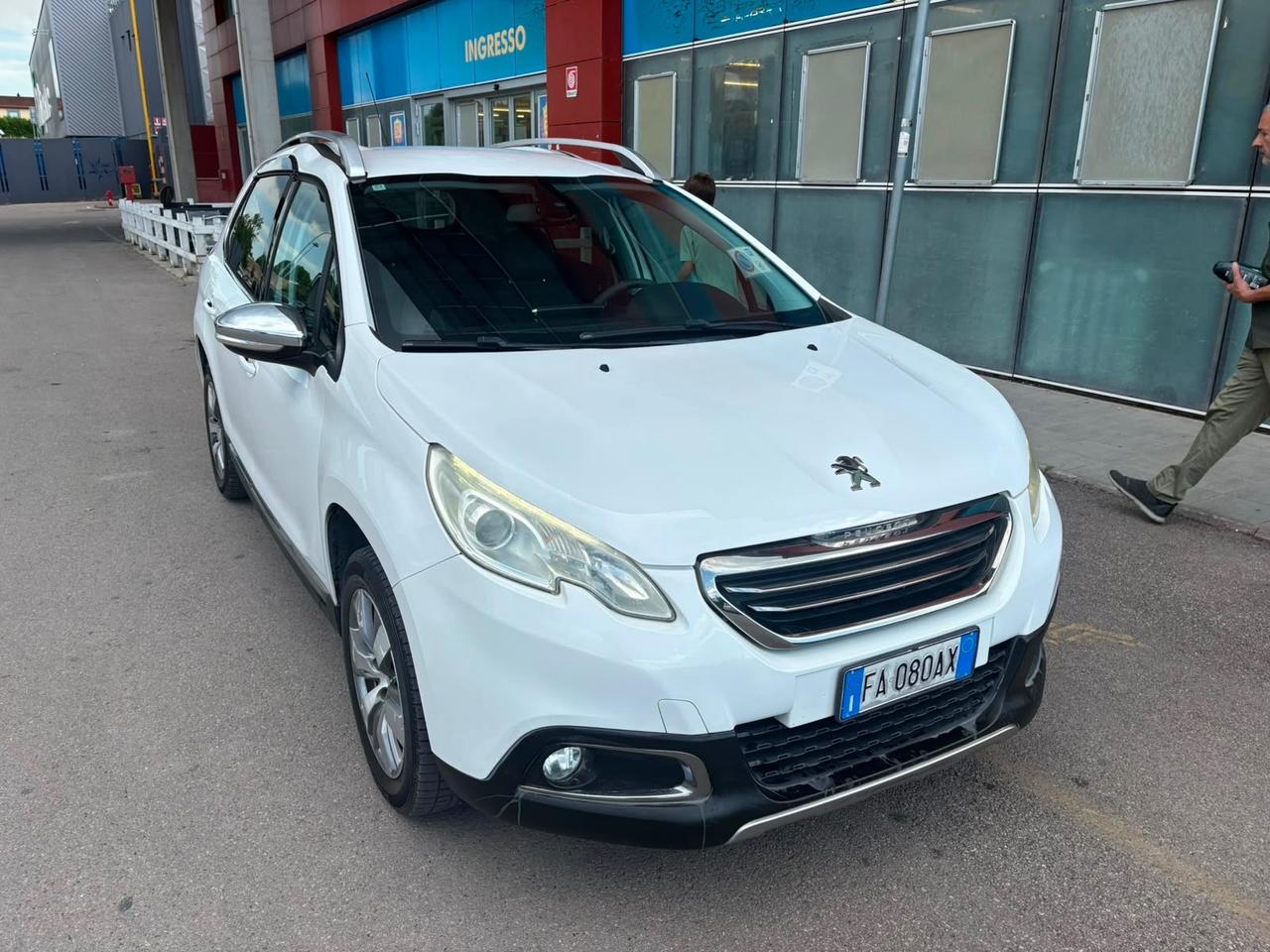 Peugeot 2008 PureTech 82 Allure 2015 131.000 KM