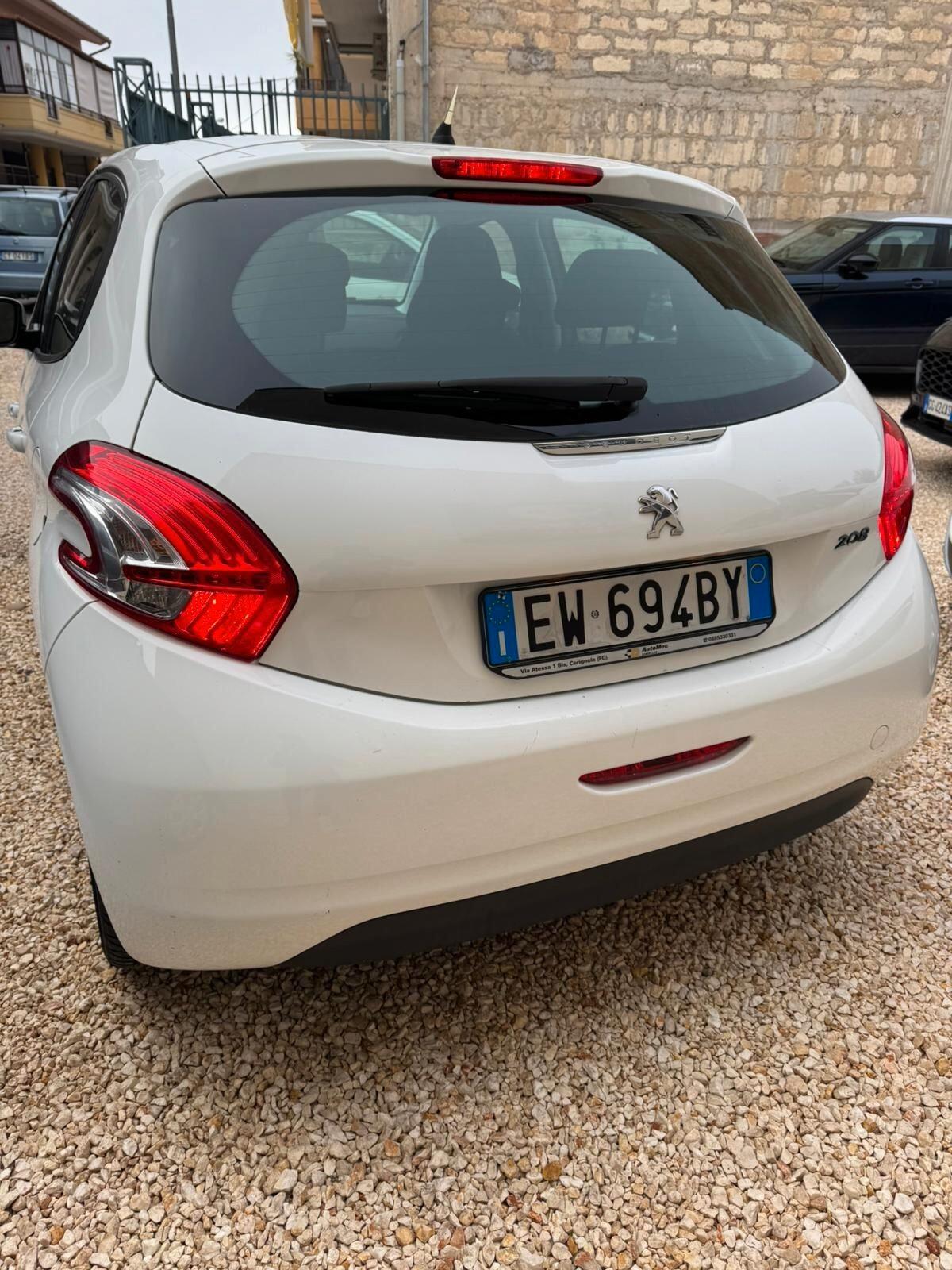 Peugeot 208 1.4 HDi 68 CV 5 porte Allure