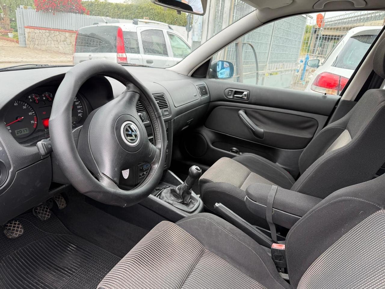Volkswagen Golf 1.6 16V cat 5 porte Highline-08/2001