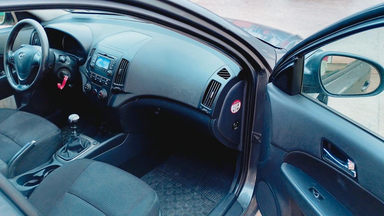 Hyundai i30 1.4 16V 109CV 5p. BlueDr. GPL Active