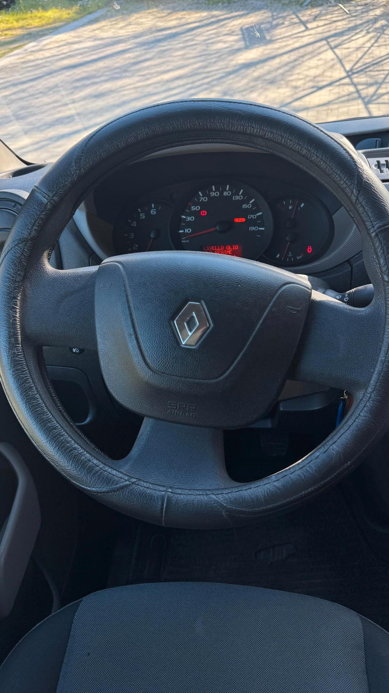 RENAULT Master T33 2.3 dci 125cv L2H2 E5